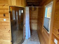 Dusche im Saunahäuschen